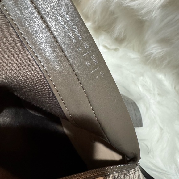 Aldo Snakeskin Pattern Women's Boots - Picture 6 of 9